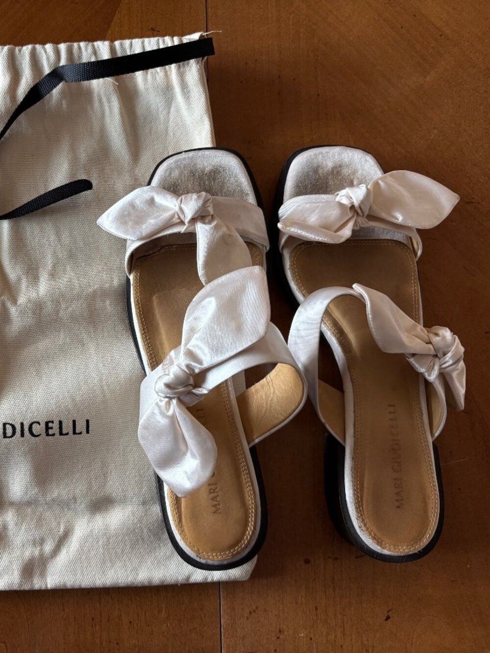 Mari Guidicelli satin bow sandals